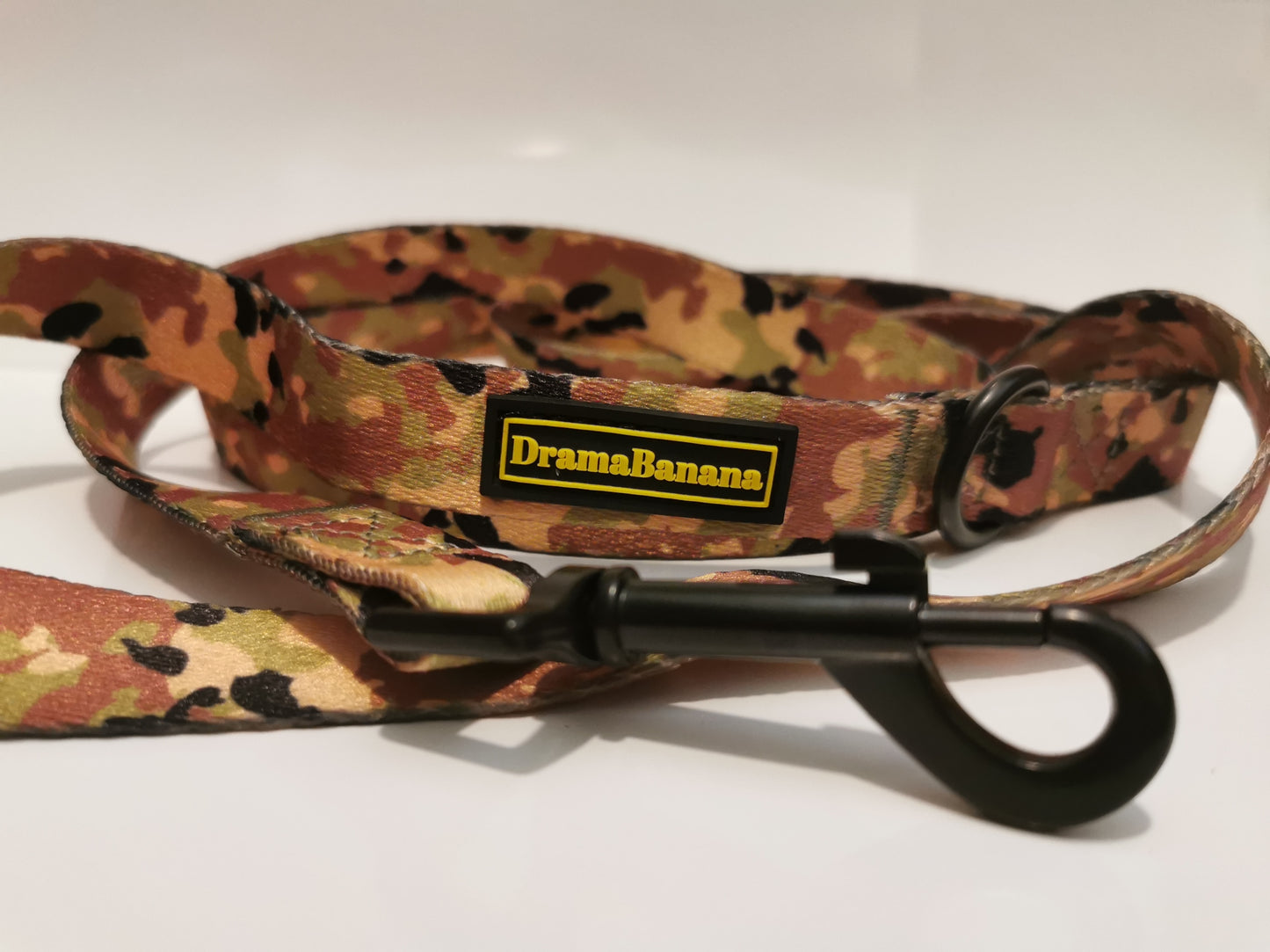 Dramabanana 6 foot Camo Leash /Laisse Camo de 6 pieds