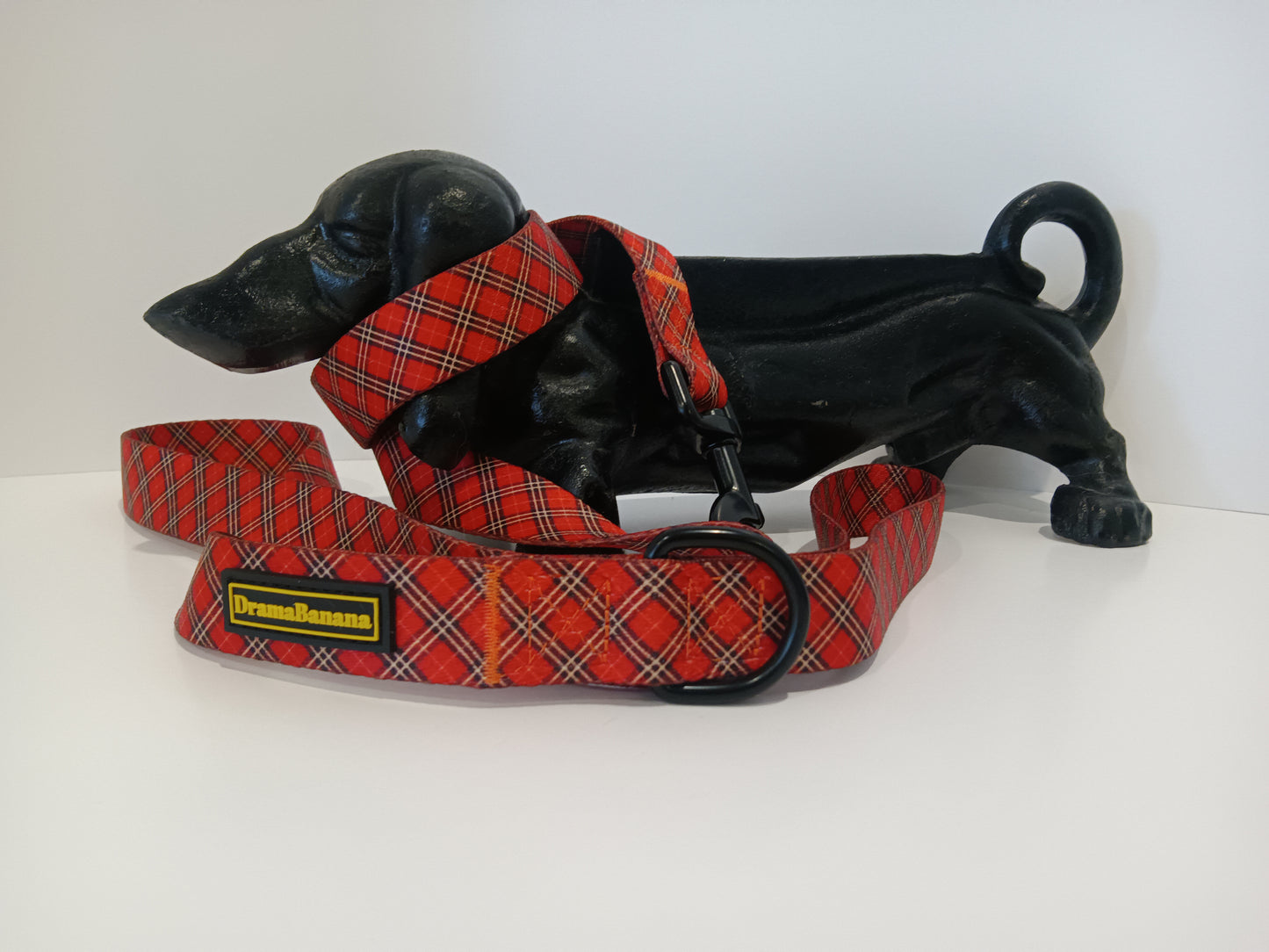 Dramabanana 6 foot Red Plaid Leash /Laisse rouge carroté de 6 pieds