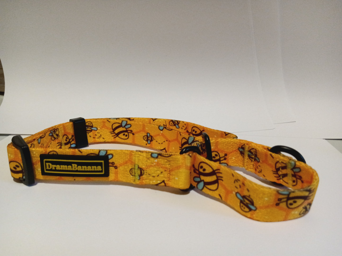 Dramabanana martingale bee/abeille